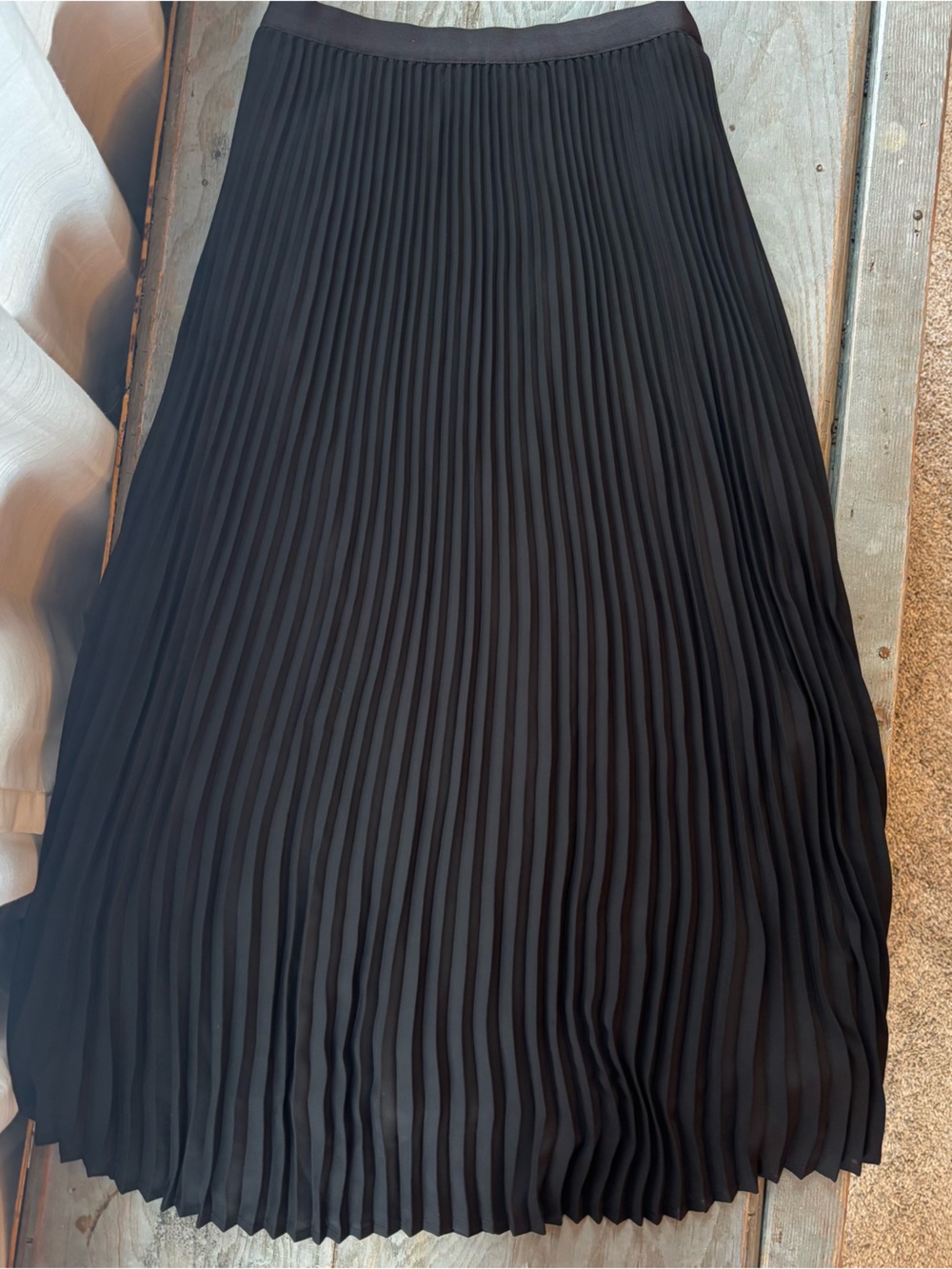 Babaton Black Pleated Jude Midi Skirt | size XS
